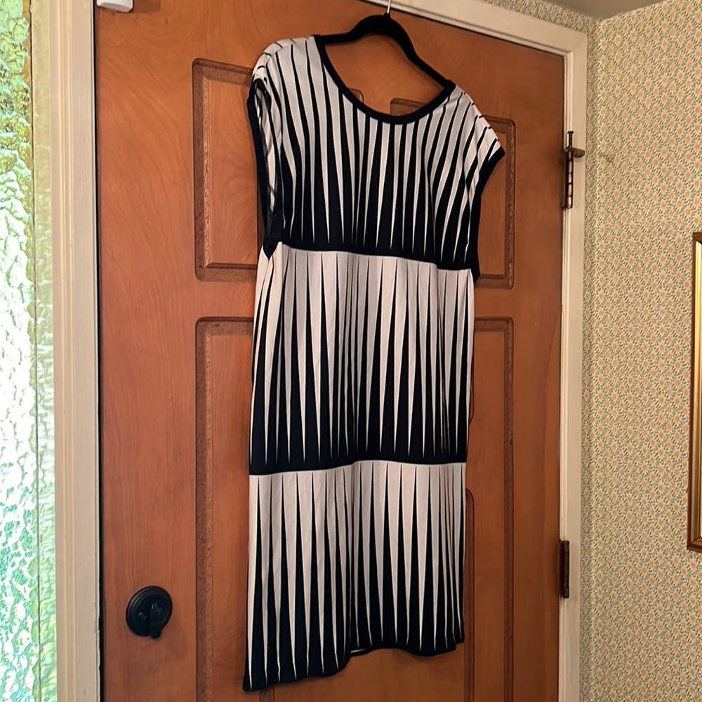 Kelly Wearstler Black and Cream Sleeves Dress M-L